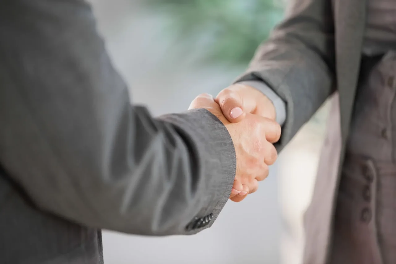 Business prople deal shake hand